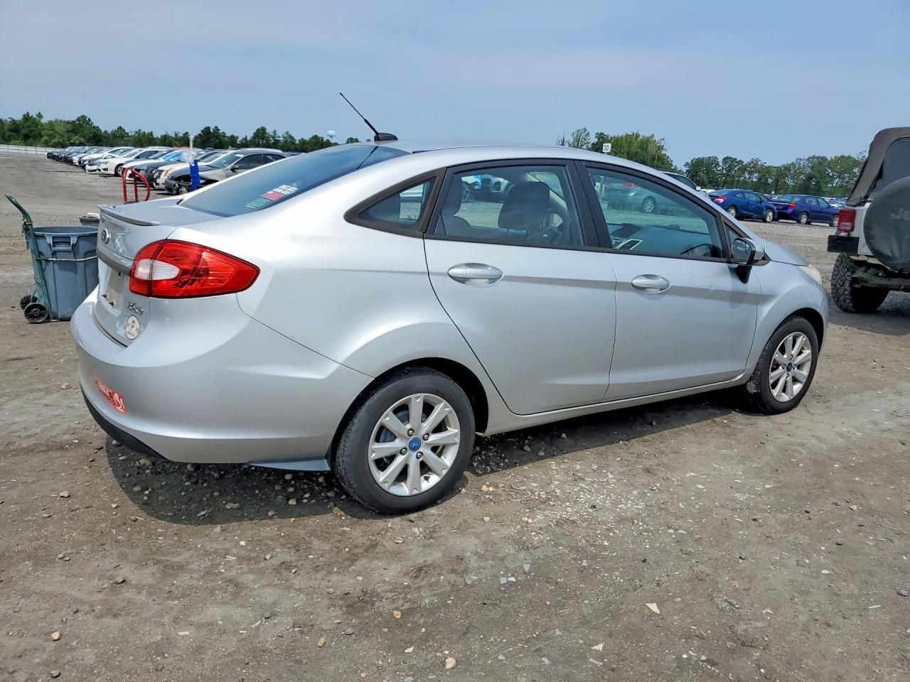 2012 FORD FIESTA SE — Фото 3 из 12