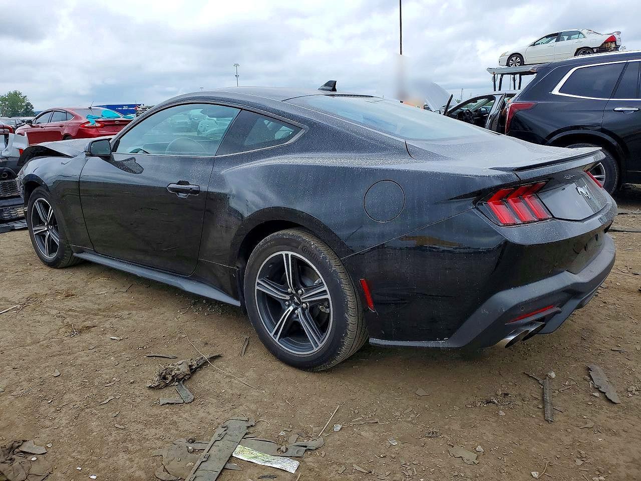 2024 FORD MUSTANG — Фото 2 из 13