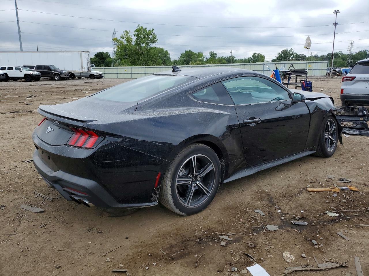 2024 FORD MUSTANG — Фото 3 из 13