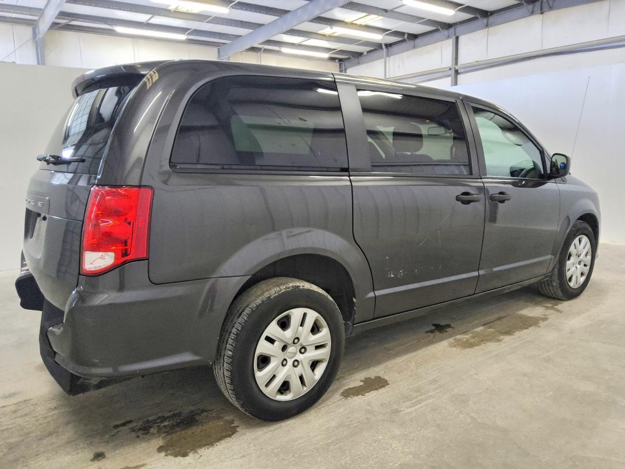 2020 DODGE GRAND CARAVAN SE — Фото 3 из 13