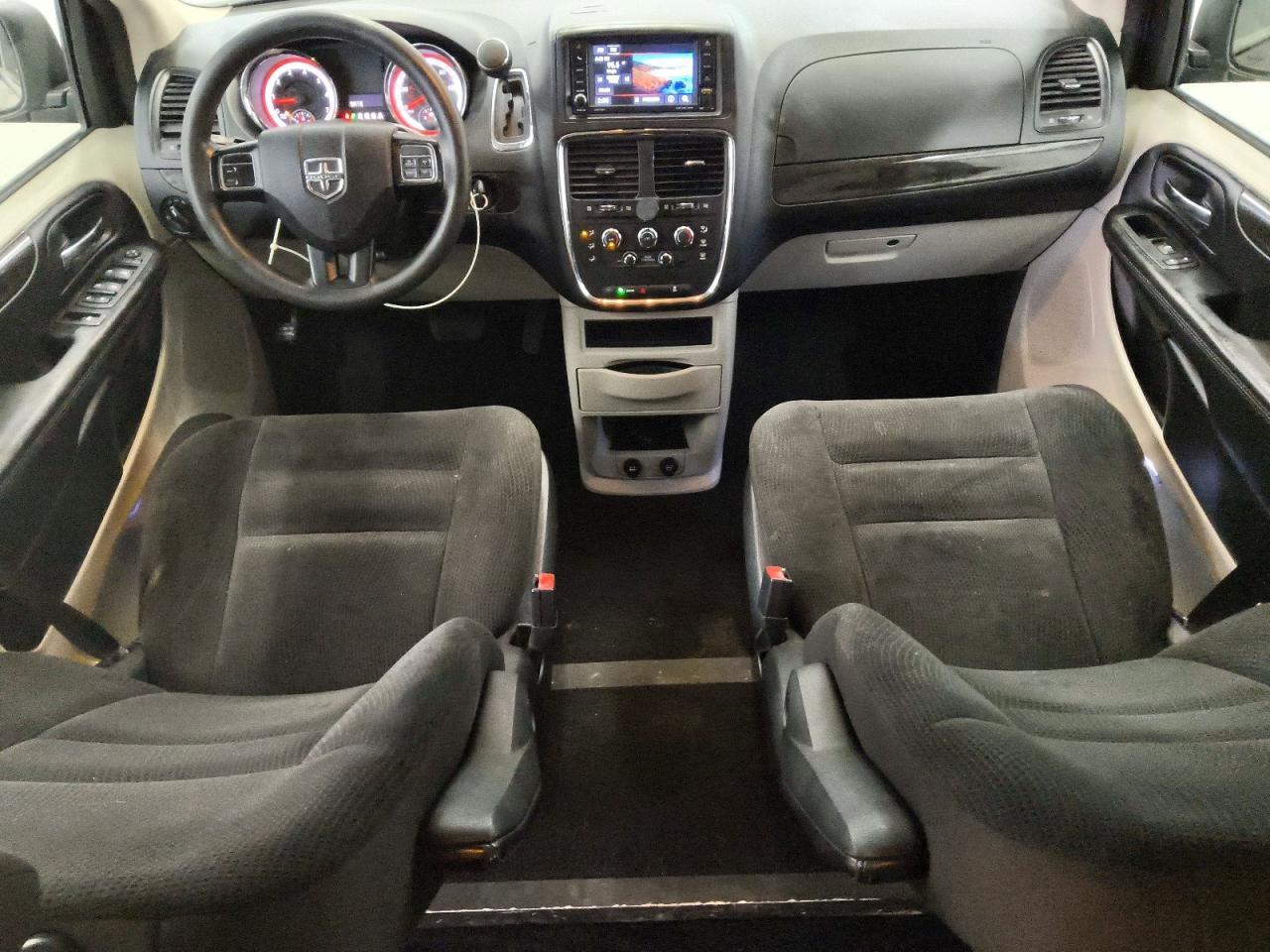 2020 DODGE GRAND CARAVAN SE — Фото 8 из 13