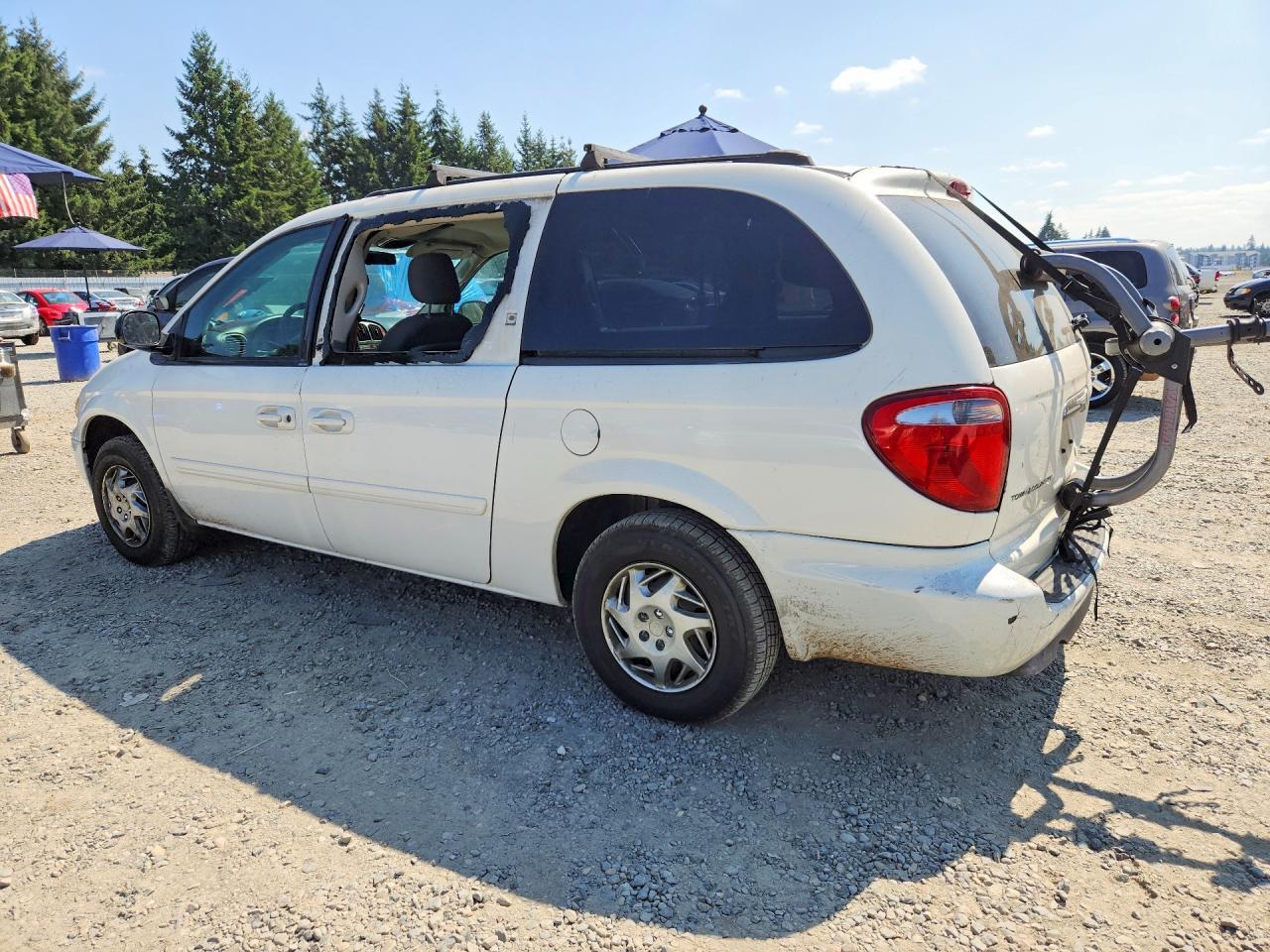 2005 CHRYSLER TOWN & COUNTRY LX — Фото 2 из 13