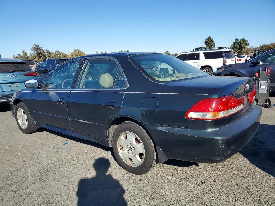 1HGCG16591A063547 2001 HONDA ACCORD photo no. 2
