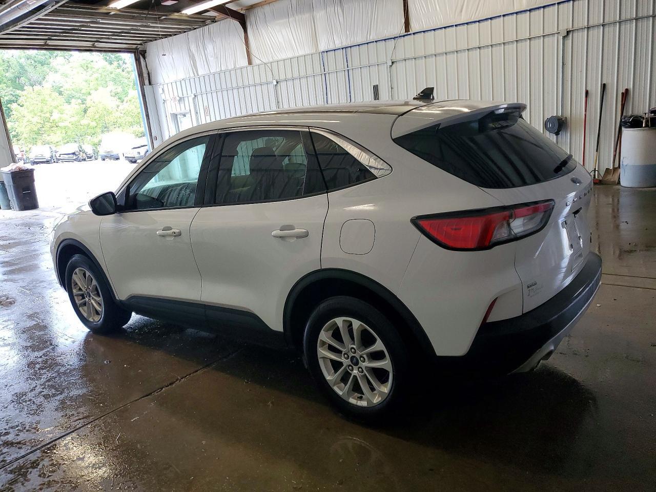 2020 FORD ESCAPE SE — Фото 2 из 13