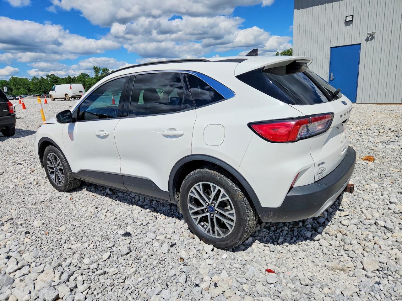 2020 FORD ESCAPE SEL — Фото 2 из 14