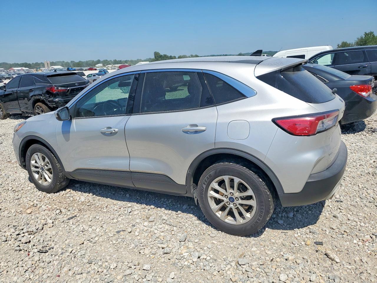 1FMCU9G62LUA28049 2020 FORD ESCAPE photo no. 2
