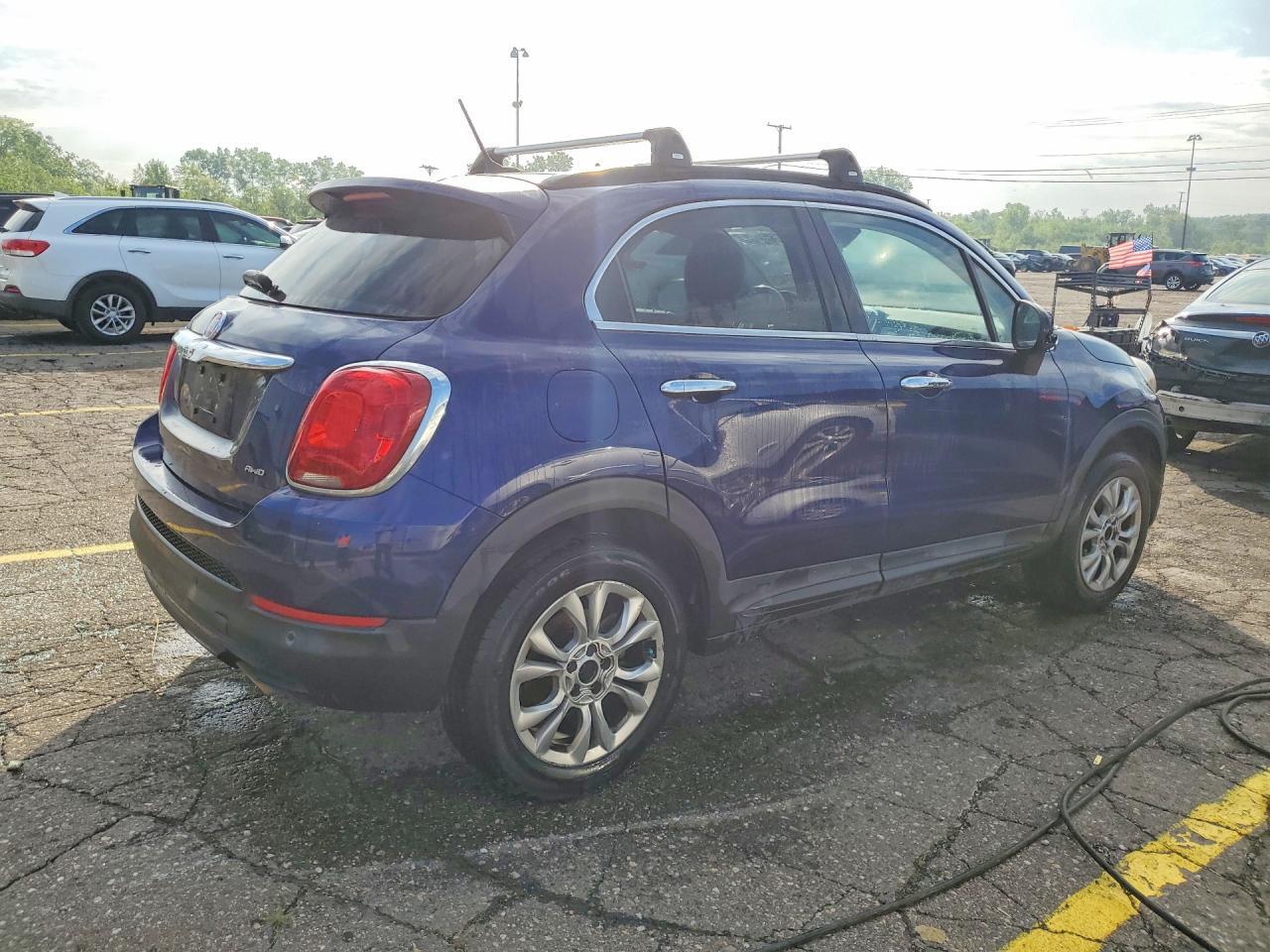 2016 FIAT 500X LOUNGE — Фото 3 из 13