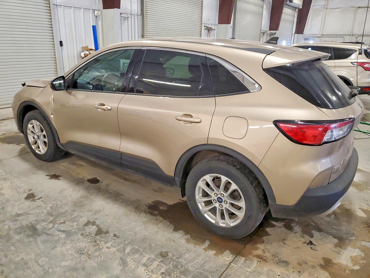 1FMCU9G66LUB63695 2020 FORD ESCAPE photo no. 2