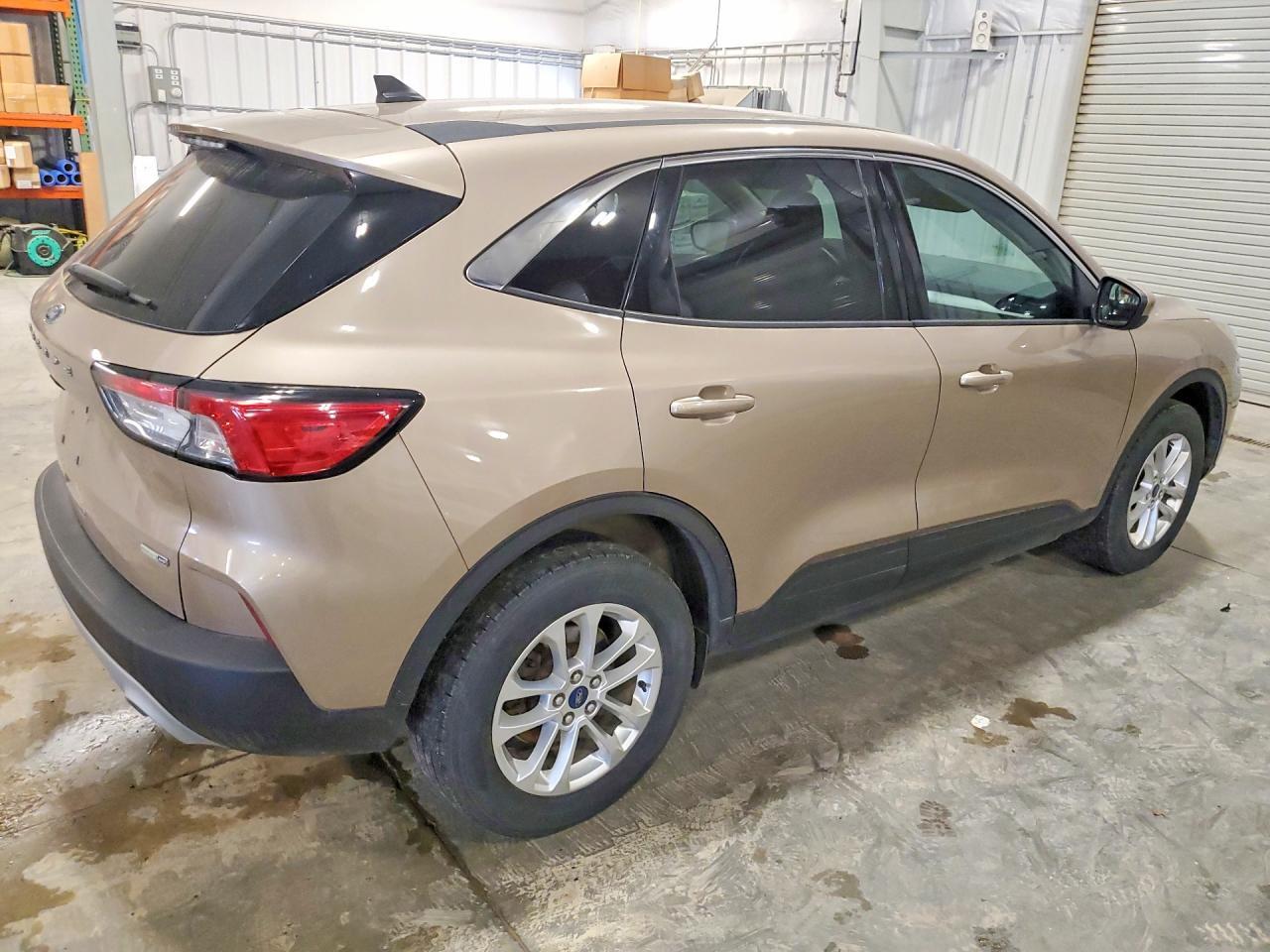 1FMCU9G66LUB63695 2020 FORD ESCAPE photo no. 3