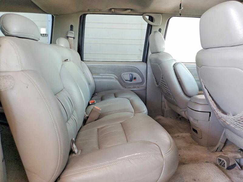 1999 GMC SUBURBAN K1500 — Фото 11 из 13