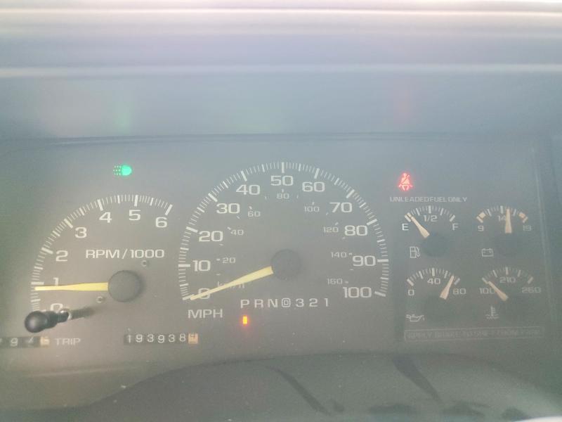 1999 GMC SUBURBAN K1500 — Фото 9 из 13