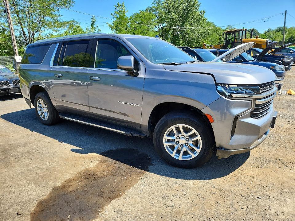 2022 CHEVROLET SUBURBAN K1500 LT — Фото 4 из 13