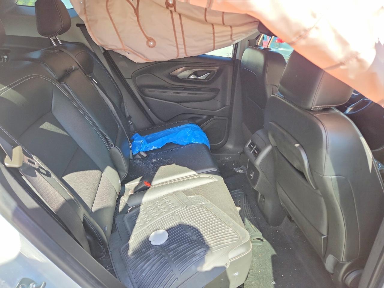 2024 GMC TERRAIN SLT — Фото 11 из 13