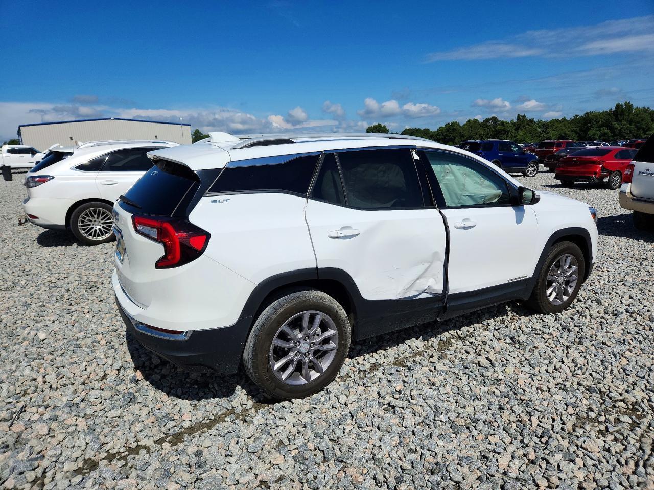 2024 GMC TERRAIN SLT — Фото 3 из 13