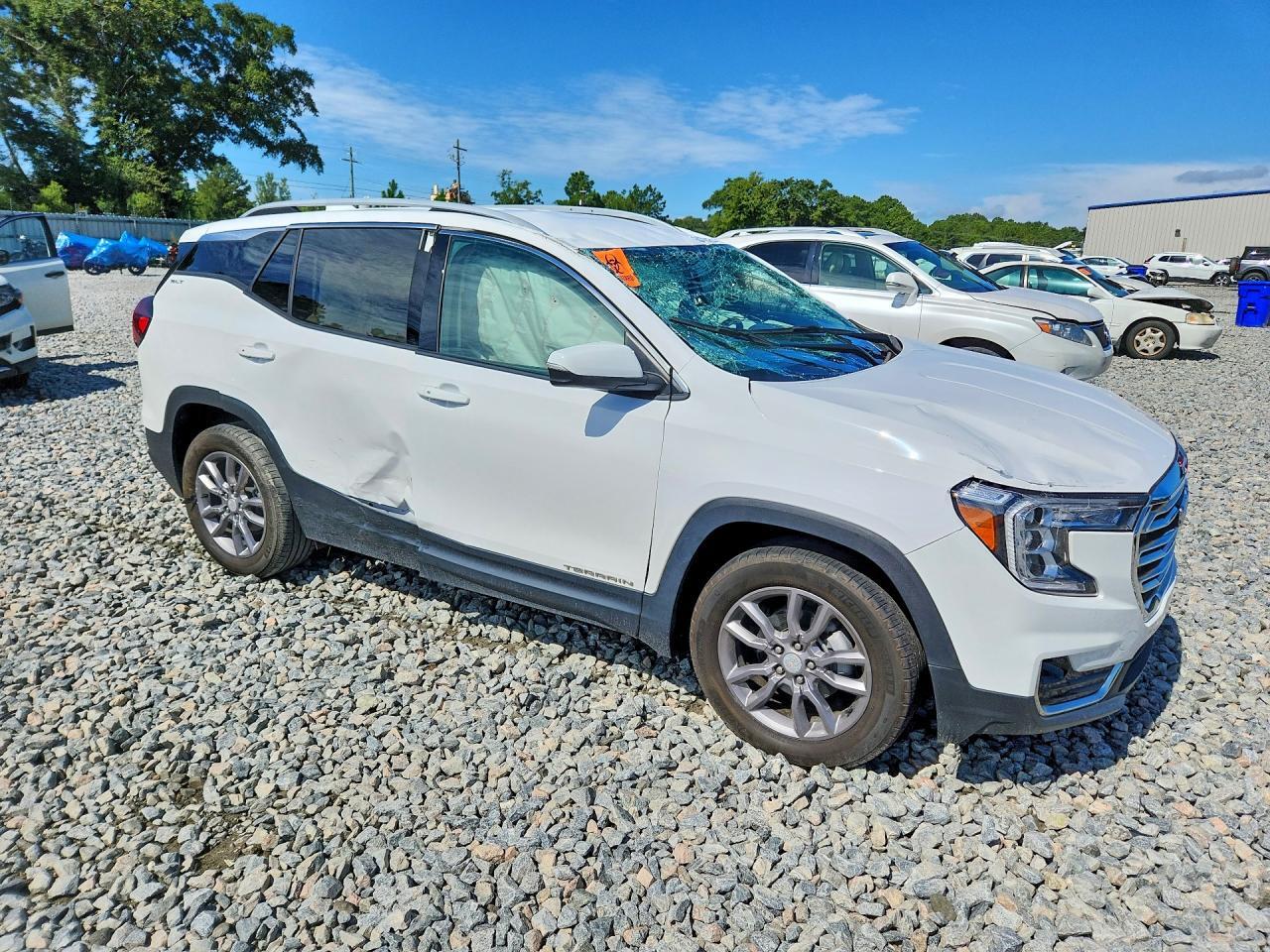 2024 GMC TERRAIN SLT — Фото 4 из 13