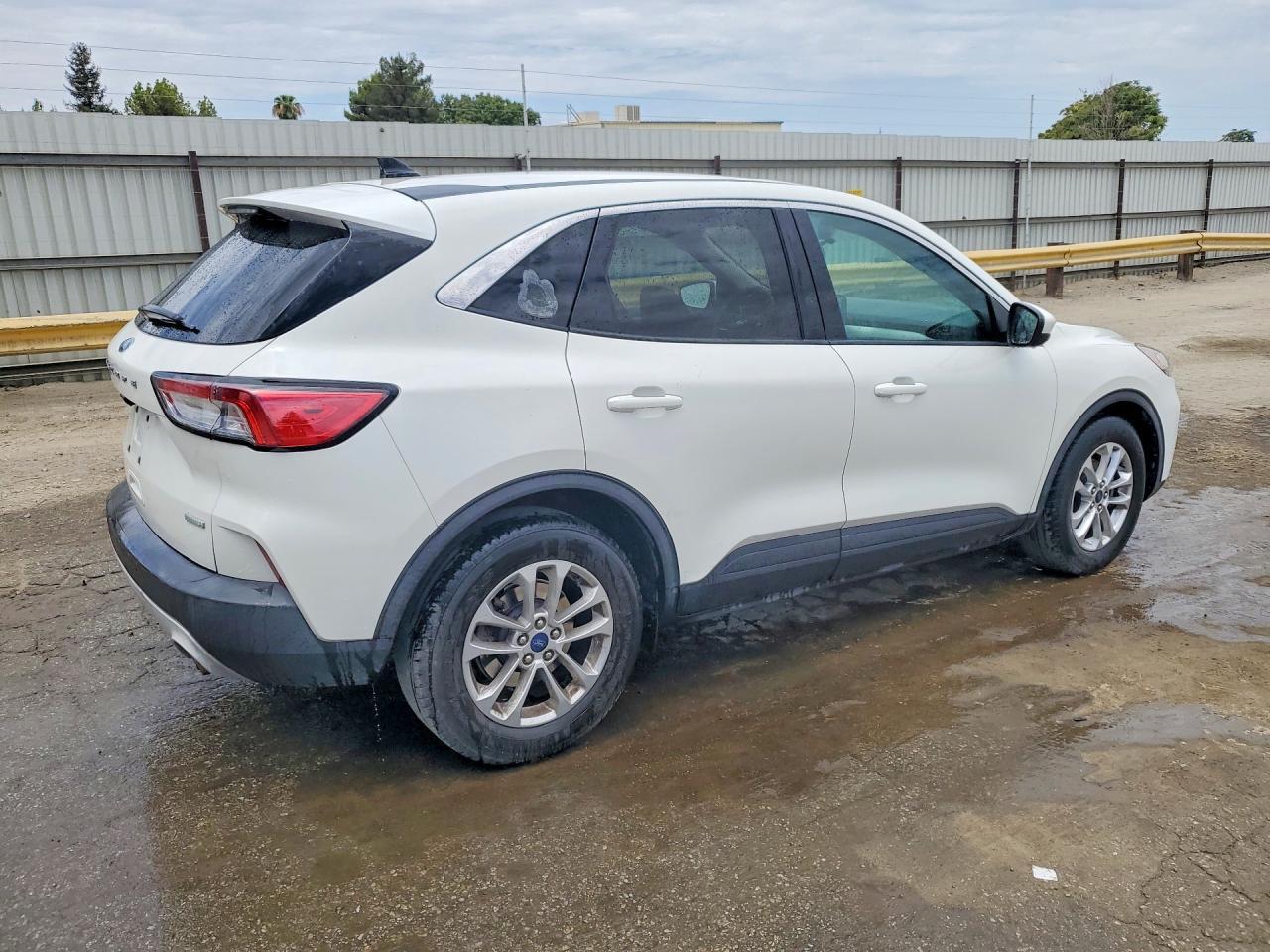 2020 FORD ESCAPE SE — Фото 3 из 12