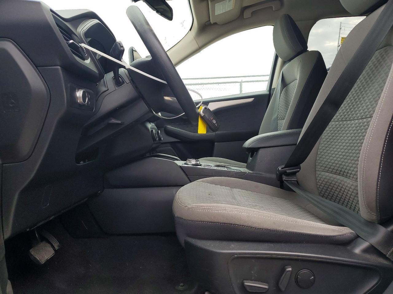 2020 FORD ESCAPE SE — Фото 7 из 12