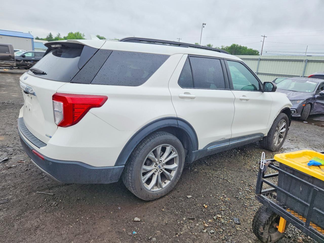 2020 FORD EXPLORER XLT — Фото 3 из 14