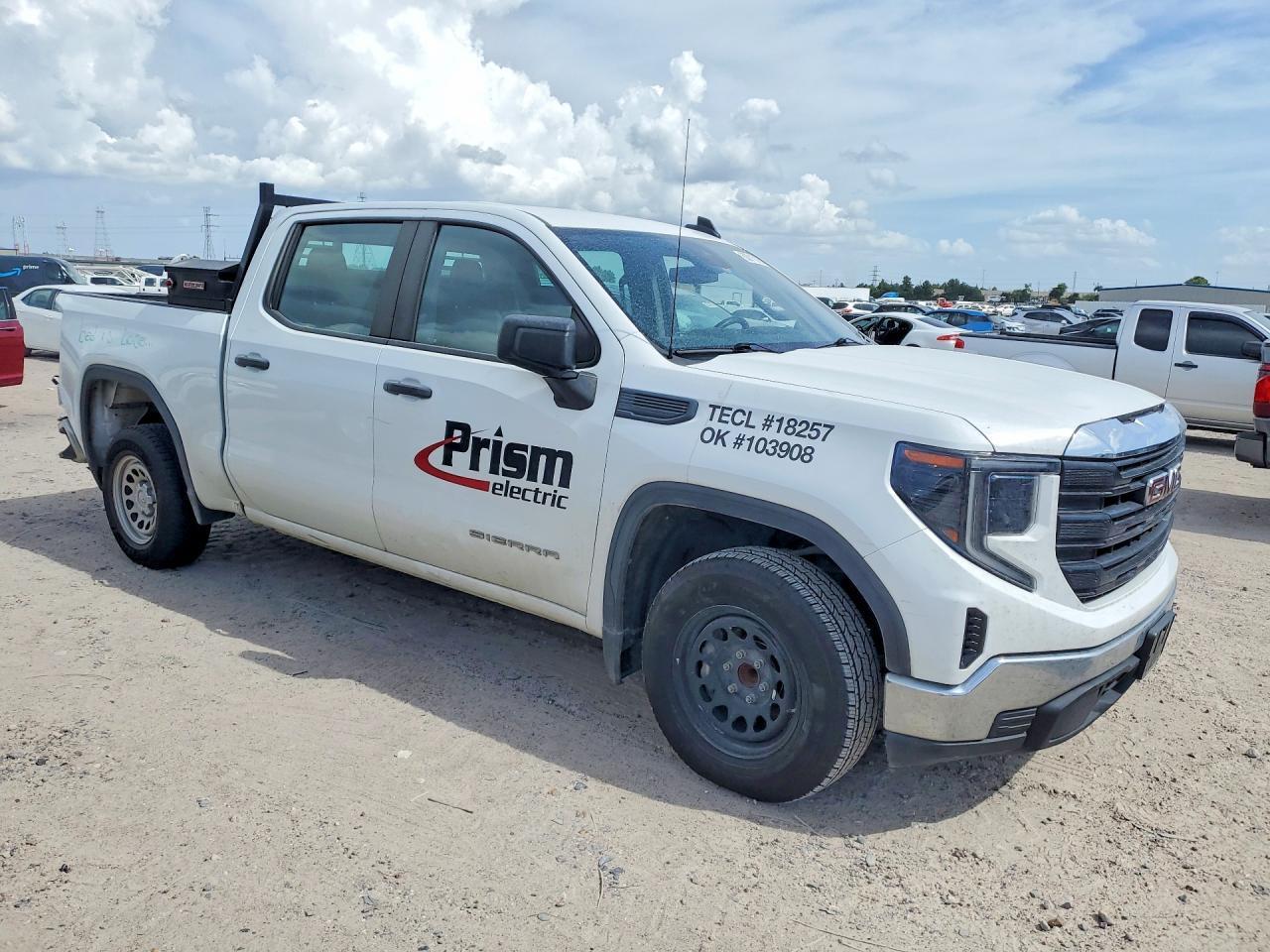 2024 GMC SIERRA C1500 — Фото 4 из 12