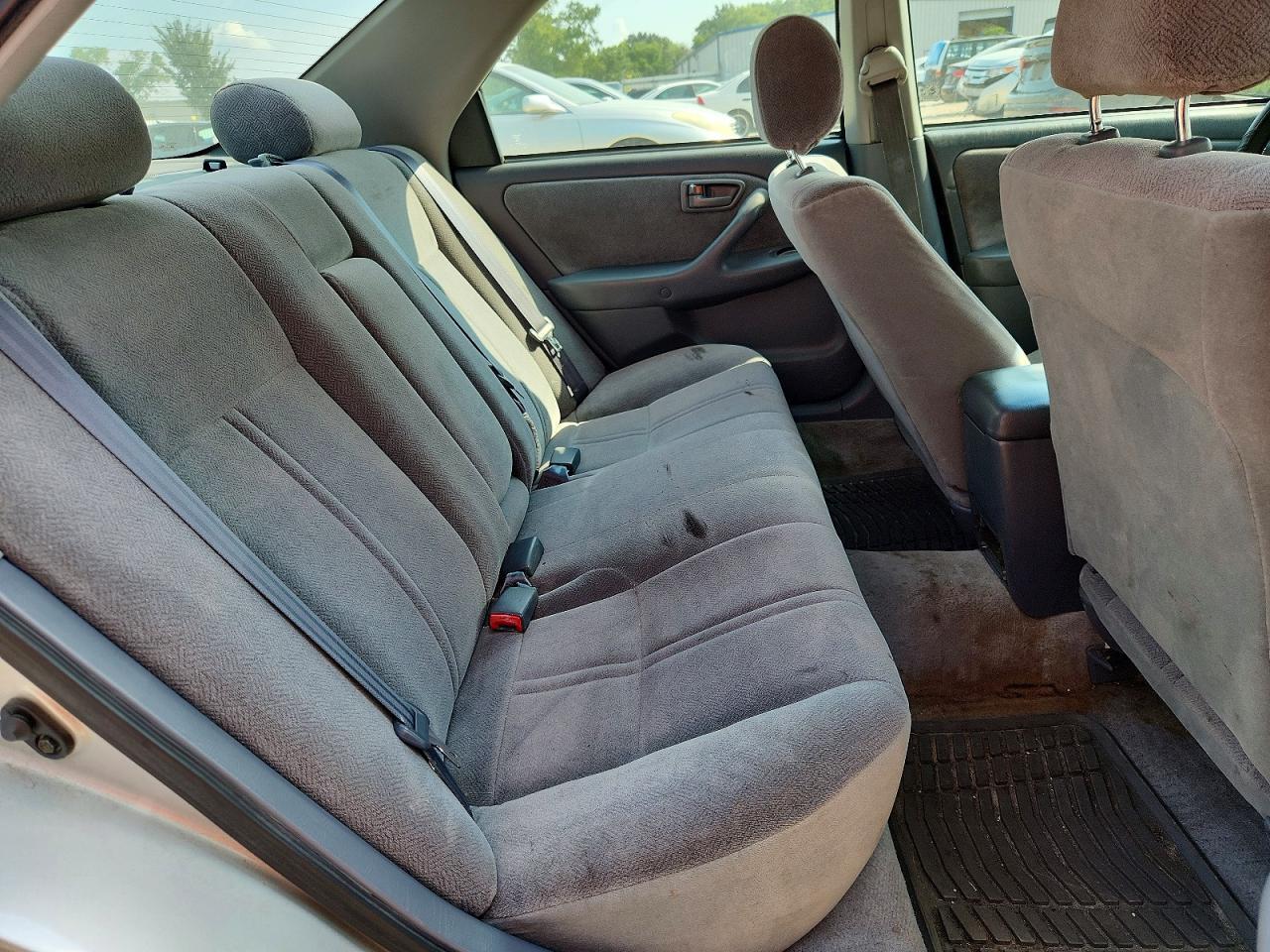 2001 TOYOTA CAMRY CE — Фото 10 из 12
