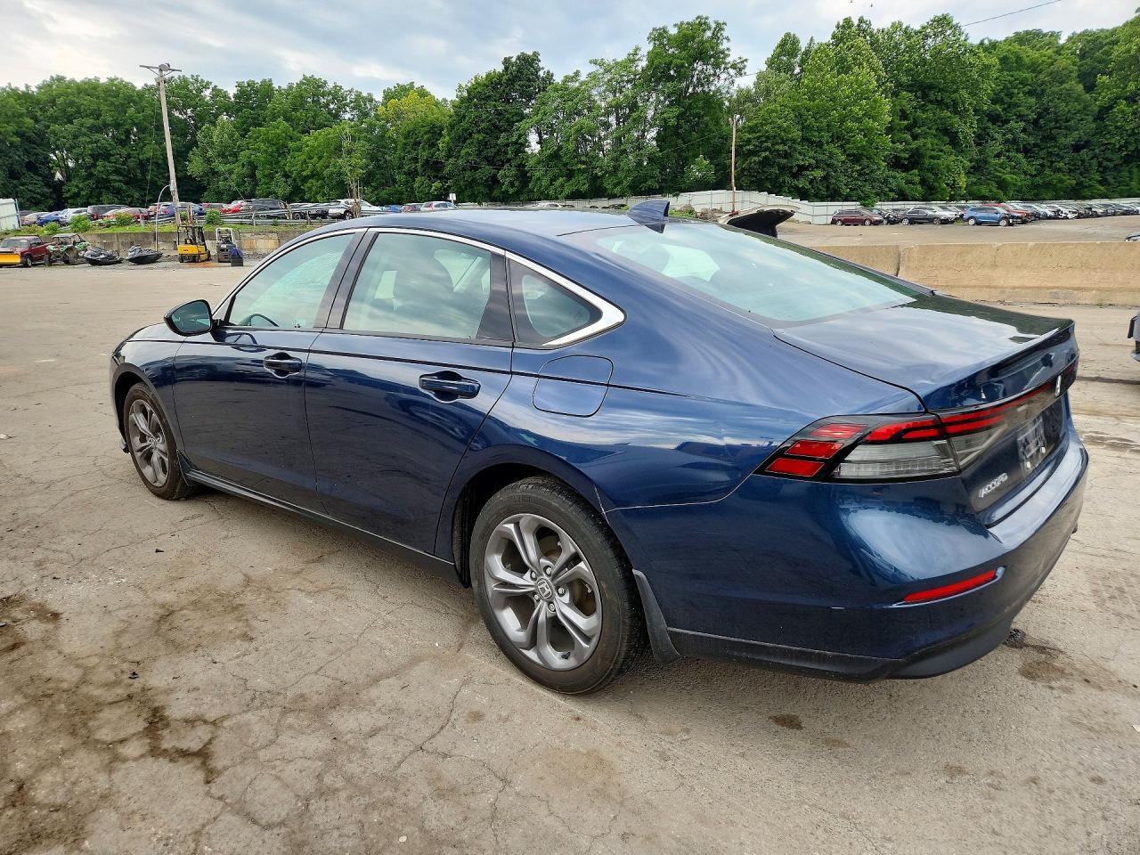 1HGCY1F39RA015571 2024 HONDA ACCORD photo no. 2