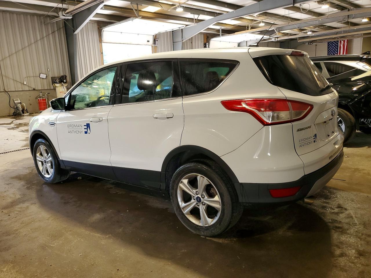 1FMCU9GX3GUA89800 2016 FORD ESCAPE photo no. 2