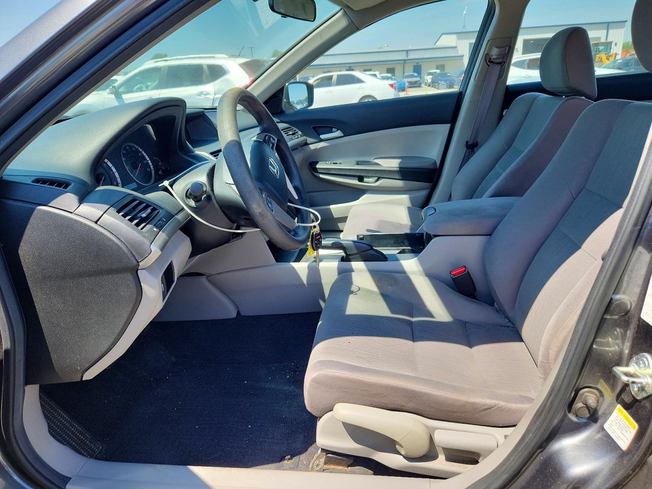 2012 HONDA ACCORD LX — Фото 7 из 12