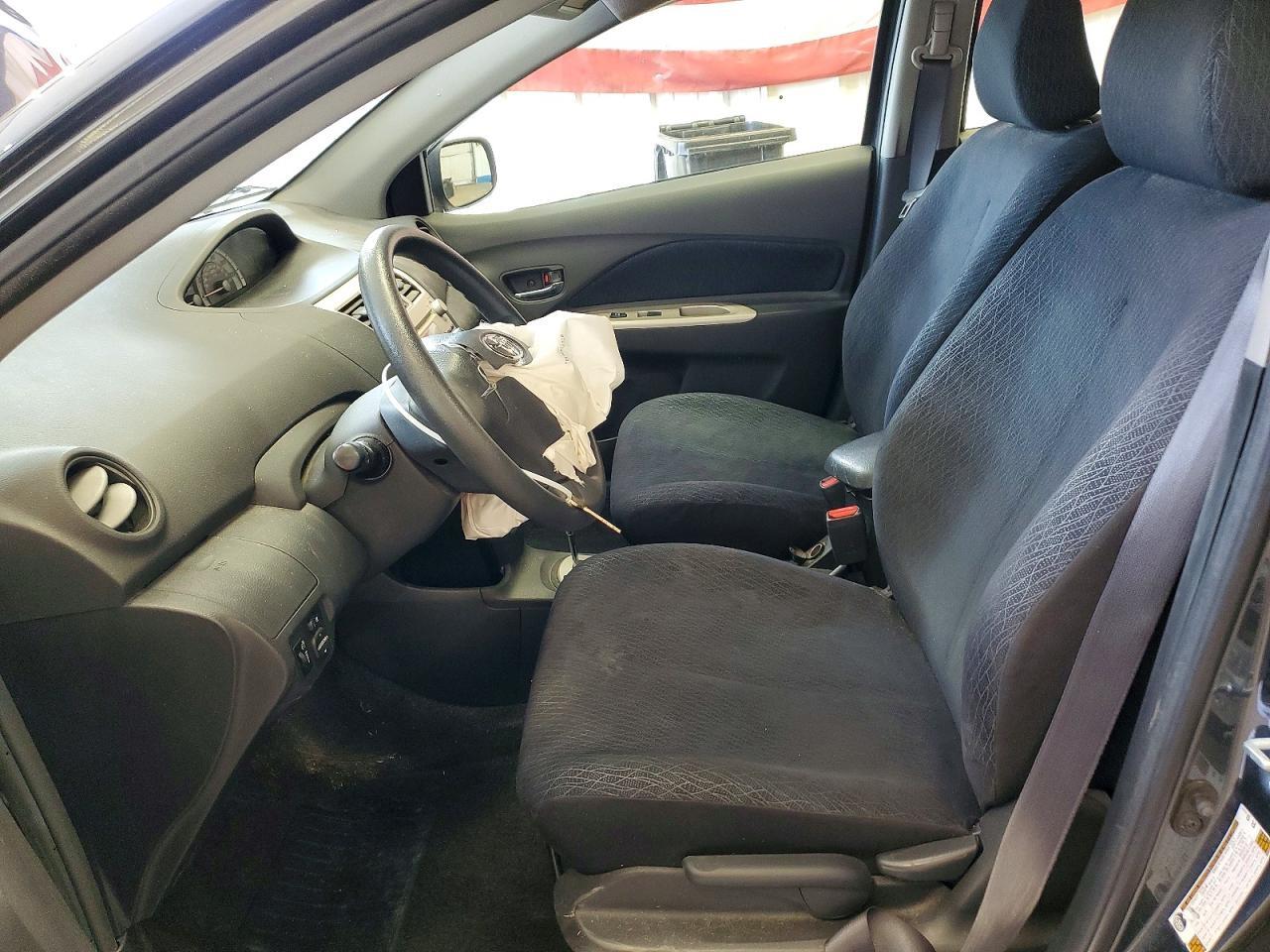 2008 TOYOTA YARIS — Фото 7 из 12