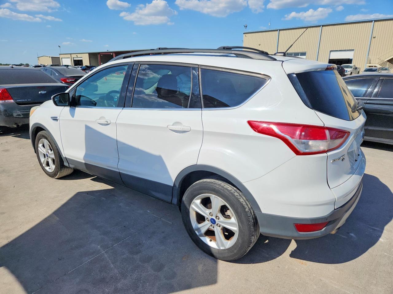 2016 FORD ESCAPE SE — Фото 2 из 13