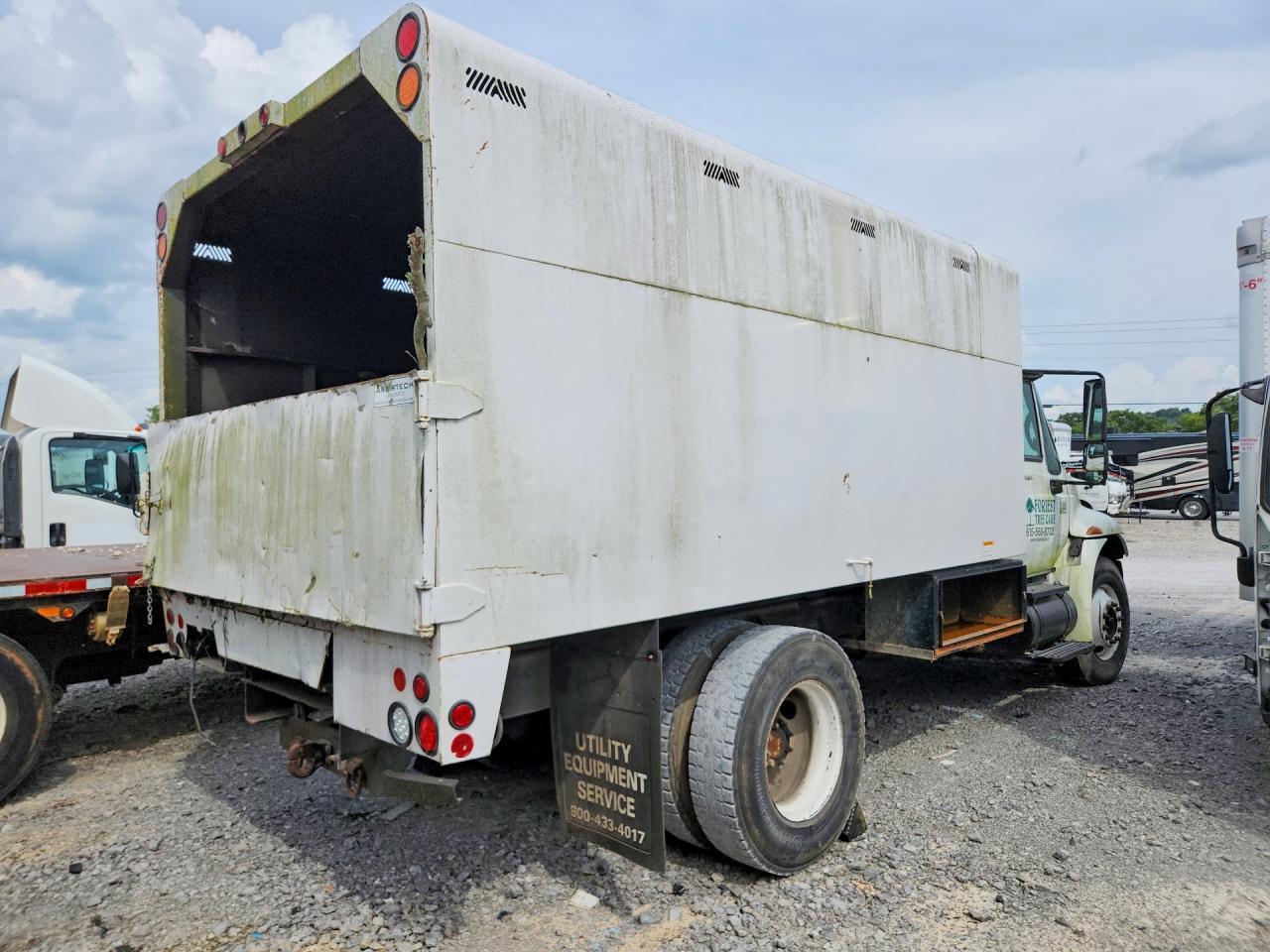 2005 INTERNATIONAL 4300 CHIPPER TRUCK — Фото 3 из 12