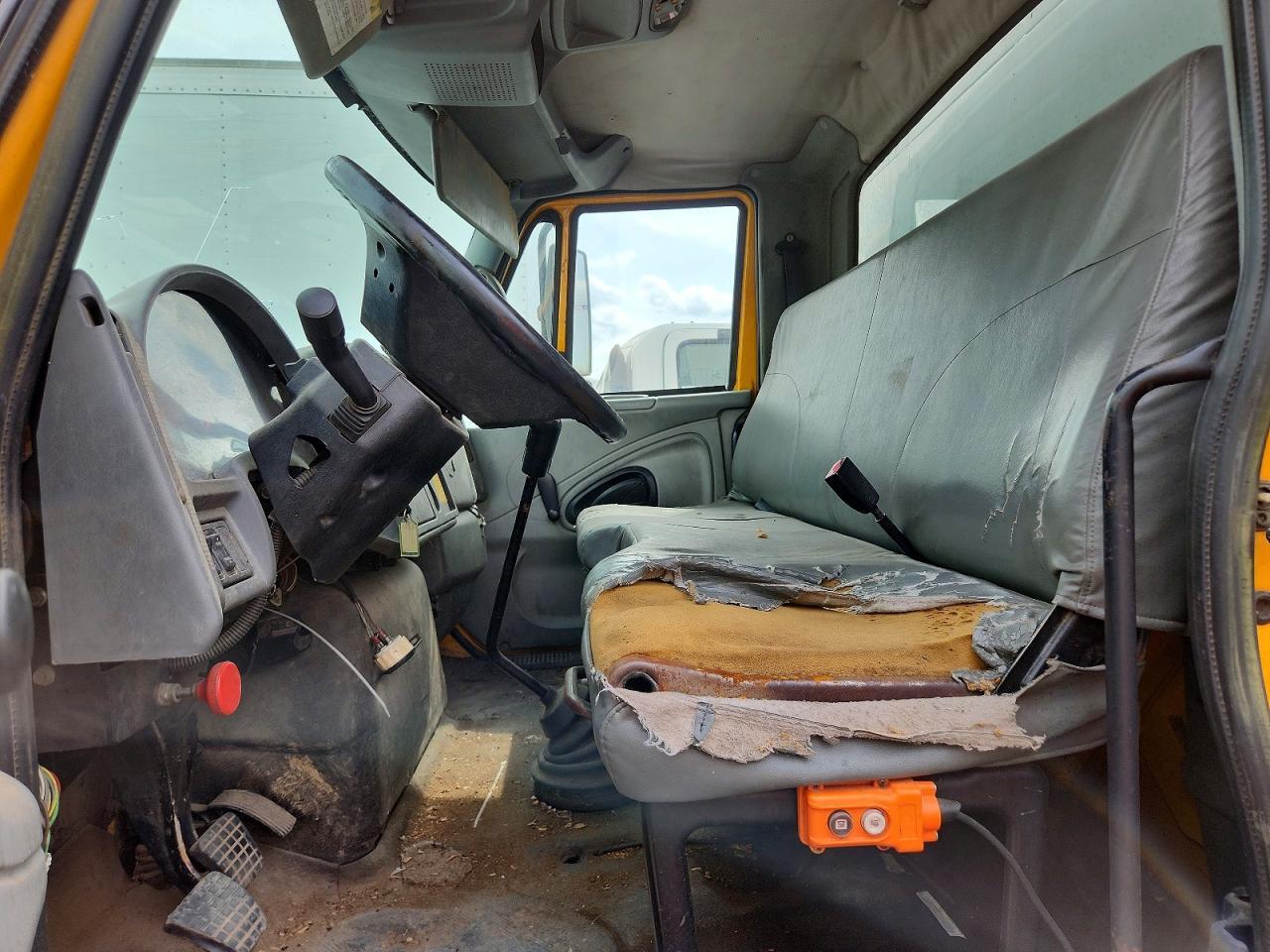 2005 INTERNATIONAL 4300 CHIPPER TRUCK — Фото 7 из 12