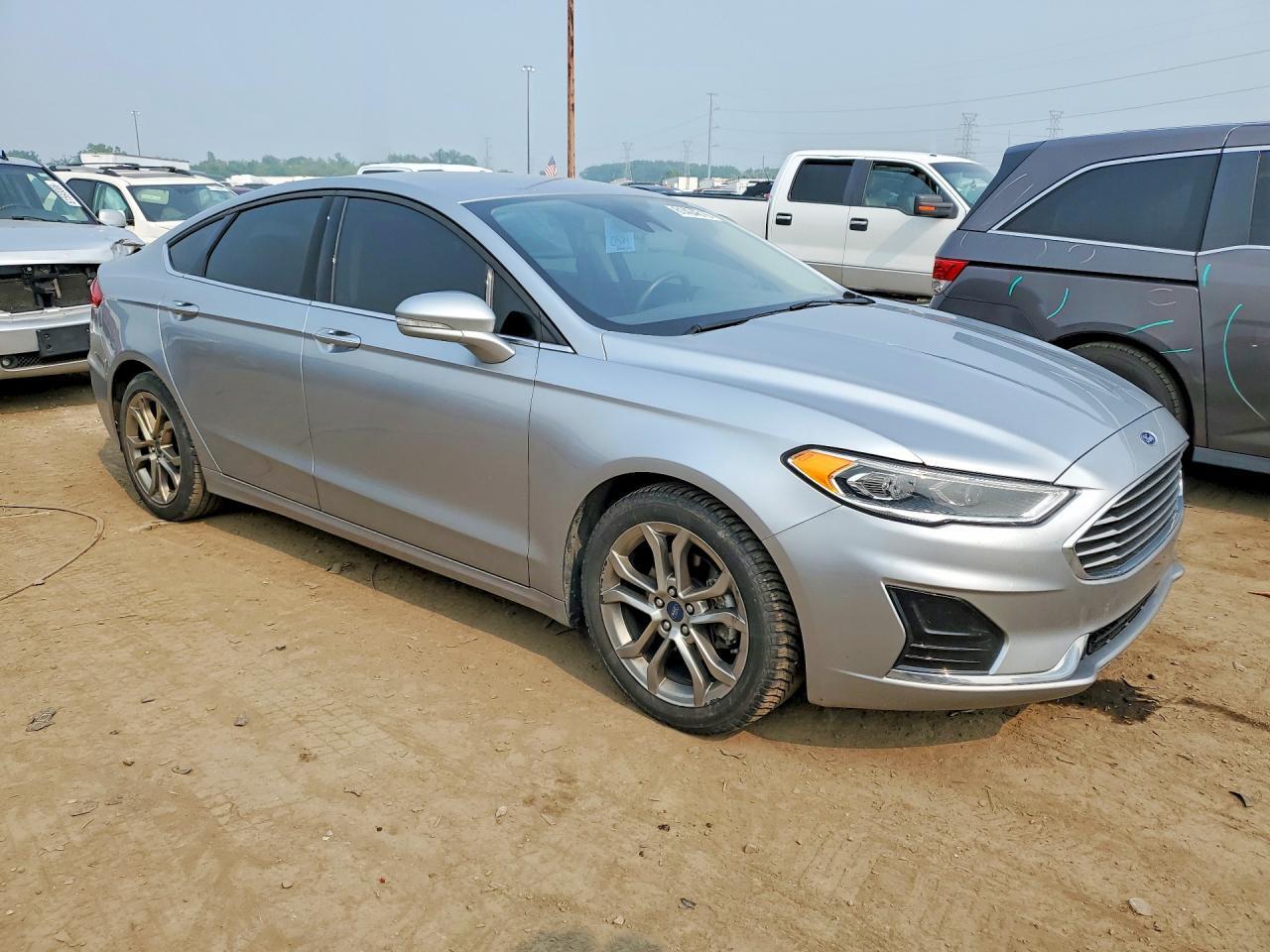 2020 FORD FUSION SEL — Фото 4 из 12