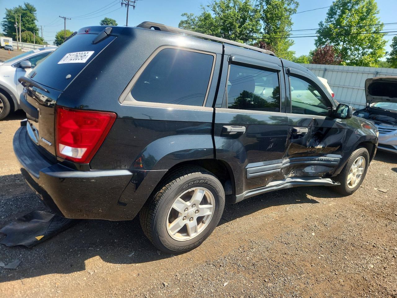 2005 JEEP GRAND CHEROKEE LAREDO/COLUMBIA/FREEDOM — Фото 3 из 12