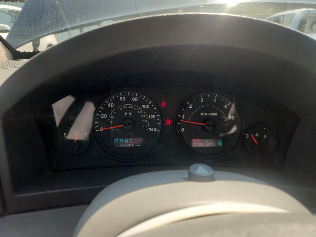 2005 JEEP GRAND CHEROKEE LAREDO/COLUMBIA/FREEDOM — Фото 9 из 12