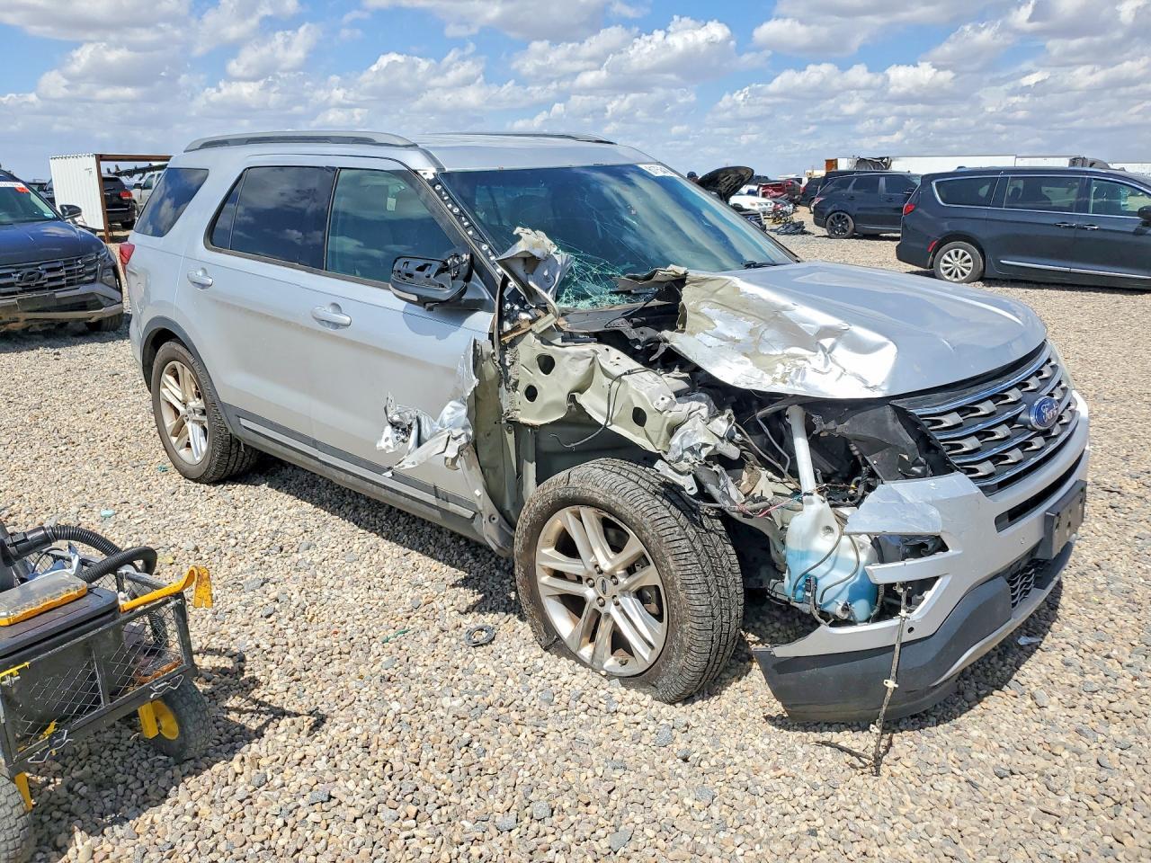 2016 FORD EXPLORER XLT — Фото 4 из 13