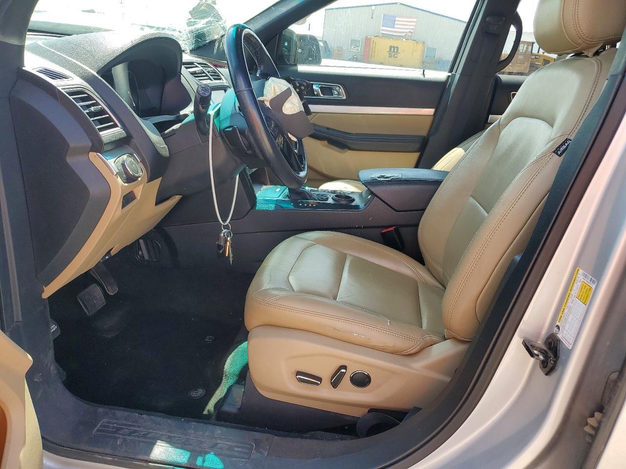 2016 FORD EXPLORER XLT — Фото 7 из 13