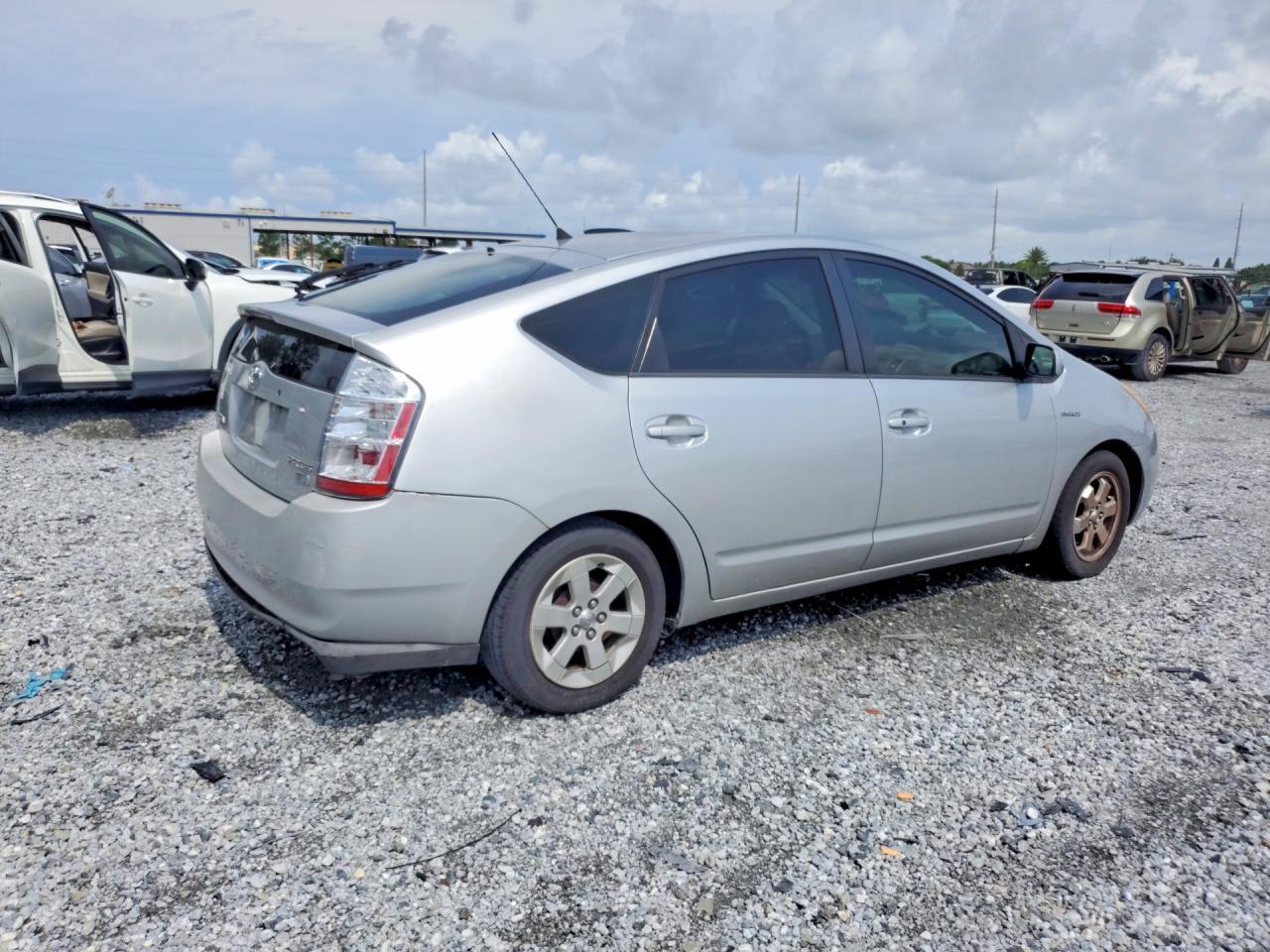 2008 TOYOTA PRIUS BASE — Фото 3 из 12