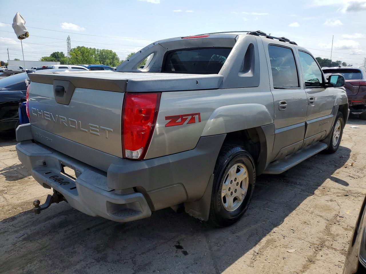 2002 CHEVROLET AVALANCHE K1500 — Фото 3 из 12