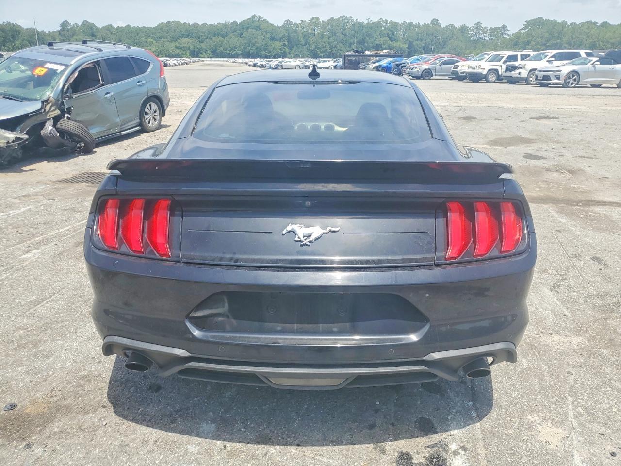 2020 FORD MUSTANG — Фото 6 из 12