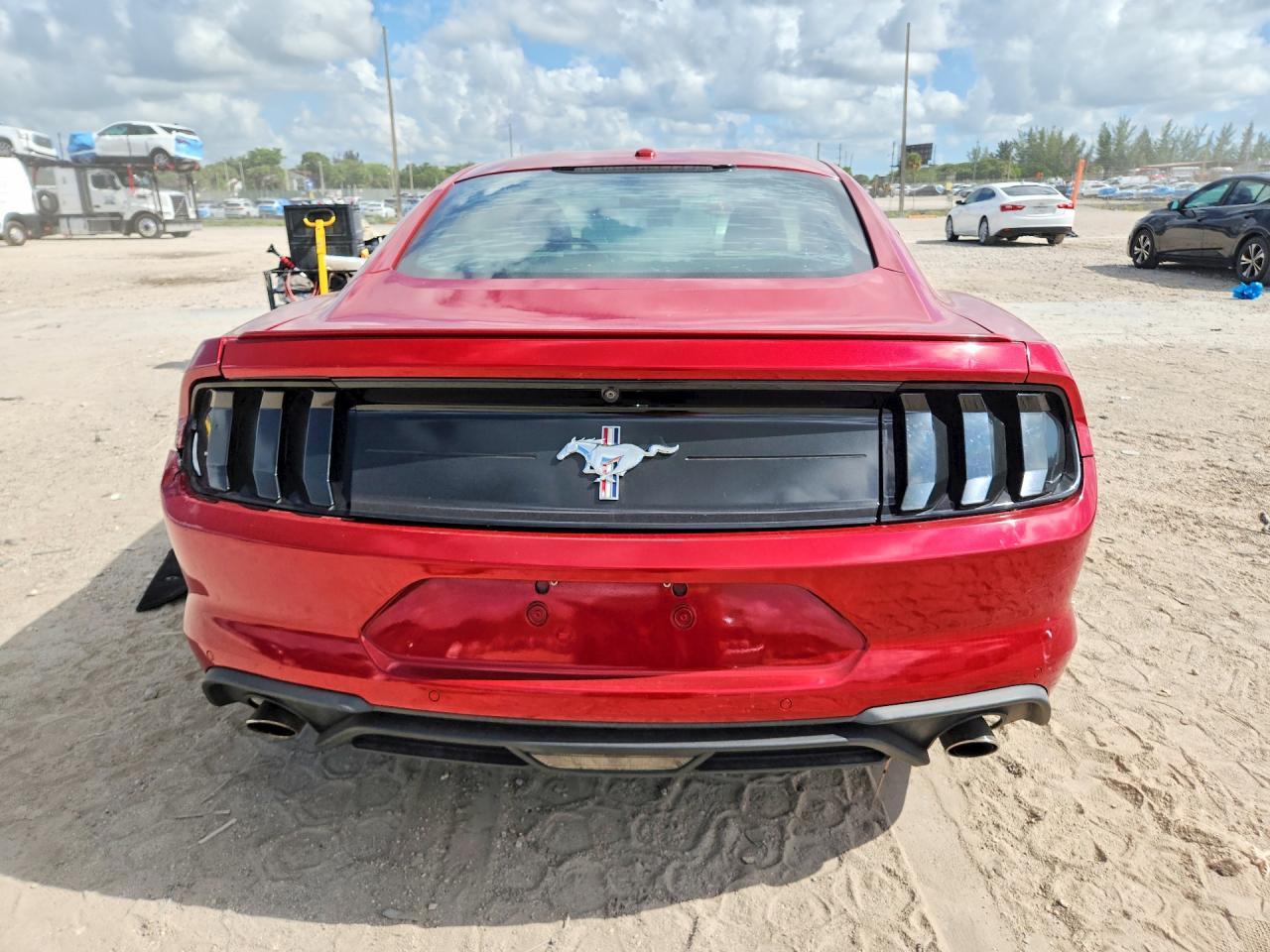 2020 FORD MUSTANG — Фото 6 из 12