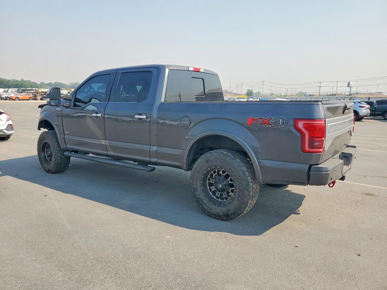 1FTFW1EG2GFA00433 2016 FORD F150 photo no. 2
