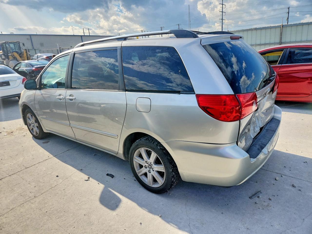 2008 TOYOTA SIENNA LE 7-PASSENGER — Фото 2 из 13