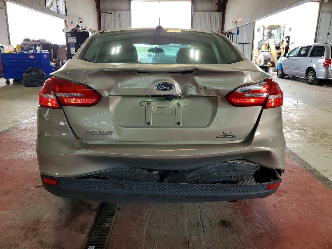 2016 FORD FOCUS SE — Фото 6 из 12