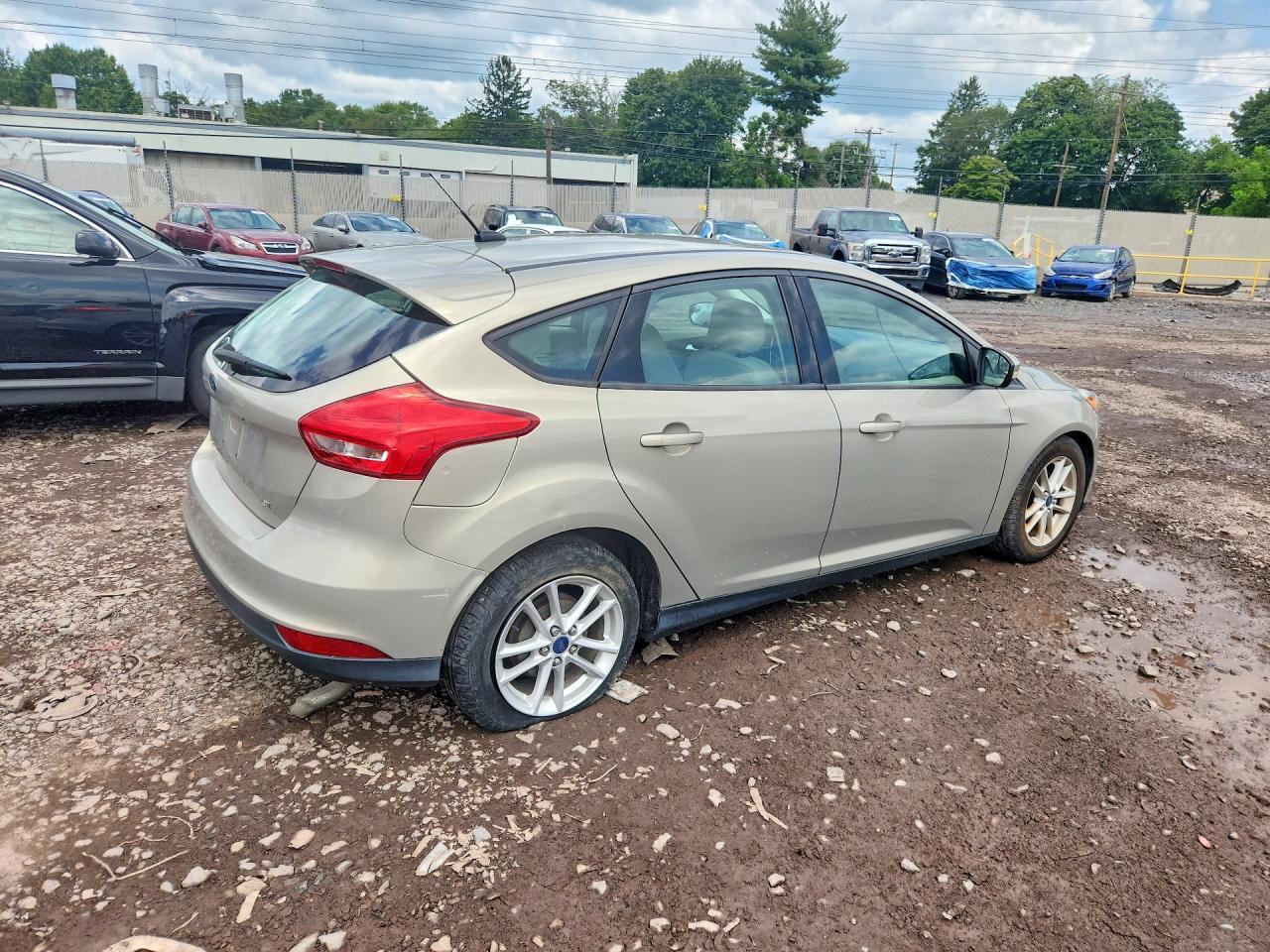 2016 FORD FOCUS SE — Фото 3 из 12