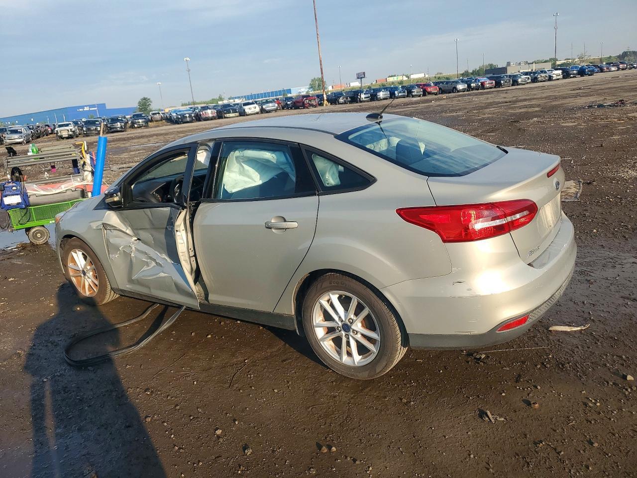 1FADP3F25GL305564 2016 FORD FOCUS photo no. 2