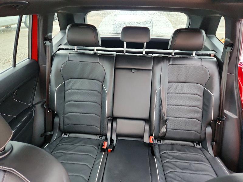 2024 VOLKSWAGEN TIGUAN SEL R-LINE BLACK — Фото 10 из 14