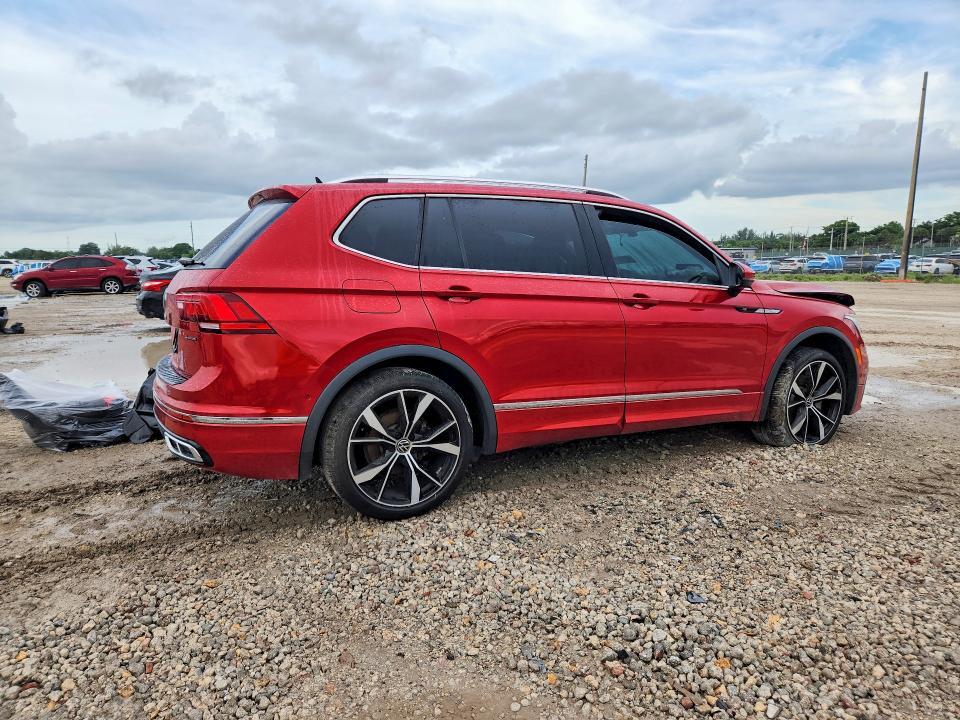 2024 VOLKSWAGEN TIGUAN SEL R-LINE BLACK — Фото 3 из 14