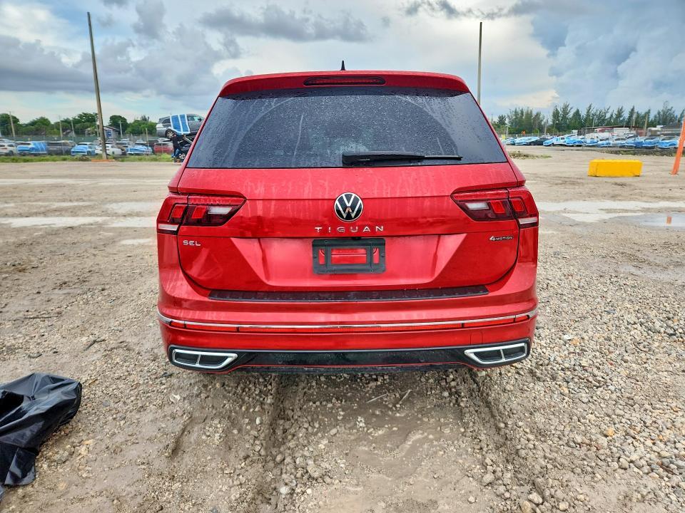 2024 VOLKSWAGEN TIGUAN SEL R-LINE BLACK — Фото 6 из 14