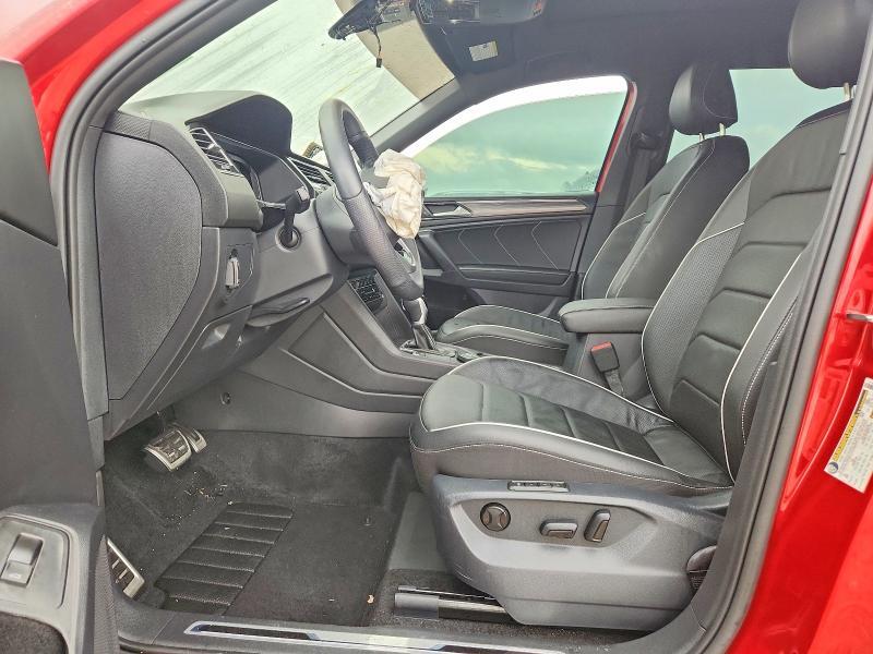2024 VOLKSWAGEN TIGUAN SEL R-LINE BLACK — Фото 7 из 14