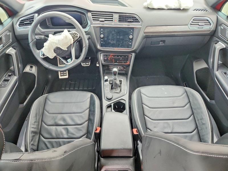 2024 VOLKSWAGEN TIGUAN SEL R-LINE BLACK — Фото 8 из 14